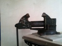 Re: Кто узнает производителей? / Клейма. Чипмейкер. Тиски. Произ-ль неизвестен. Лого8 - ,,КМЗ-№8 1967, вроде,,. ,,продам тиски поворотные ТП - 2 - 140, красногорские, ширина губок 140мм, длина хода подвижной губки 160мм,,. Фото2. С caam.ru.jpg
45.68 КБ, Просмотров: 57305