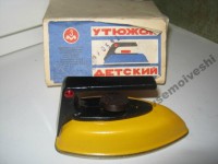 Re: Кто узнает производителей? / ТЗ УКРАИНА. Днепропетровск. Днепропетровский металломеханический з-д им. XXVI съезда КПСС. Утюжок детский. Фото2. У linnaria с forum-dollplanet.ru.jpg
41.13 КБ, Просмотров: 43190