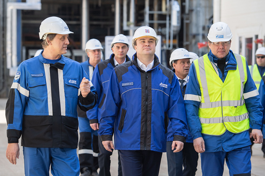 Глава Омской области посетил Омский НПЗ компании «Газпром нефть»