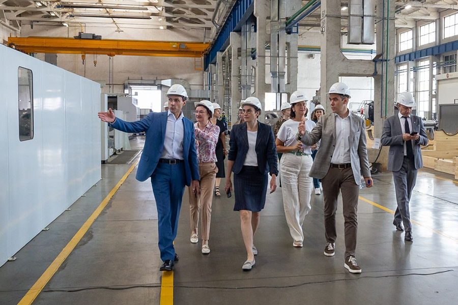 Предприятия АО «КОНАР» посетила делегация Росбанка
