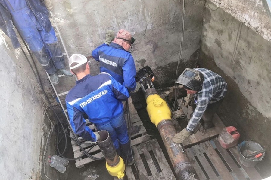 Специалисты «Луганскгаза» осуществляют ремонтные работы по замене задвижек