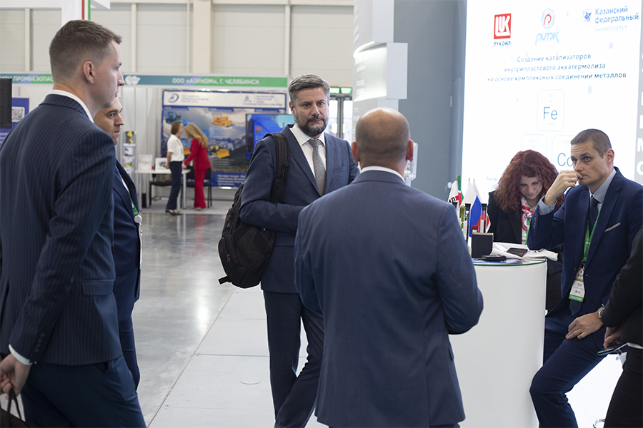 Фото недели: Медиагруппа ARMTORG посетила Татарстанский нефтегазохимический форум