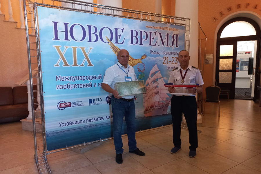 На XIX Международном салоне инноваций и изобретений «Новое время» была представлена модель ледокола «ПОМОР-ВОИР»