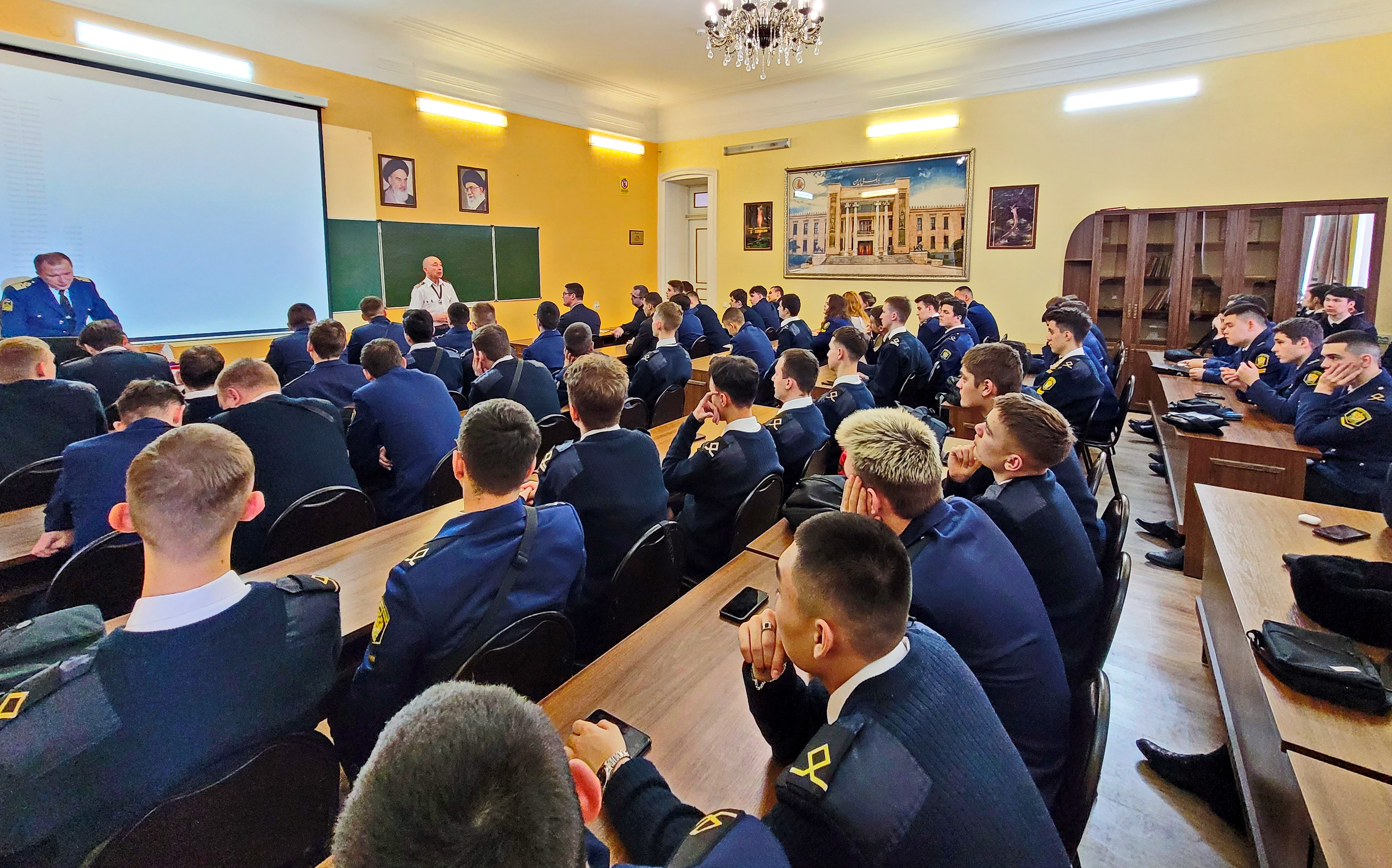 Юрий Чашков посетил Каспийский институт морского и речного транспорта имени генерал-адмирала Ф.М. Апраксина