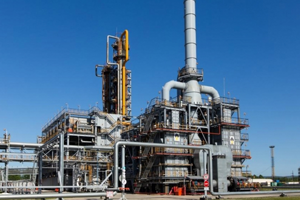 На Комсомольском НПЗ запущена в работу автоматическая станция налива нефтепродуктов