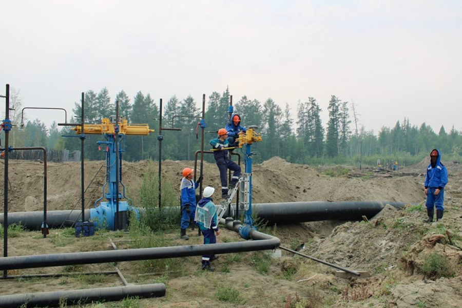 Руководитель АО «Сахатранснефтегаз» оценил ход строительства третьей нитки МГ «Кысыл-Сыр — Мастах 84 км»