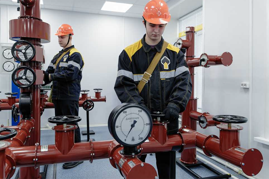 В Ачинском техникуме нефти и газа имени Е.А. Демьяненко при поддержке НК «Роснефть» созданы мастерская и тематическая аудитория