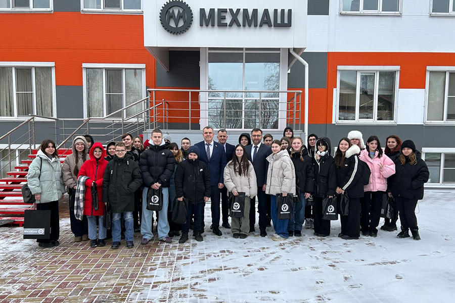 На заводе «Мехмаш» состоялась профориентационная экскурсия для учащихся МБОУ ЦО 53 им. Л.Н. Толстого