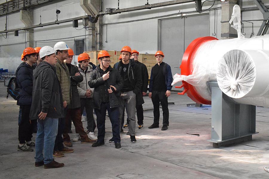 На производственной площадке ООО «Курганхиммаш» побывали студенты ТюмГУ
