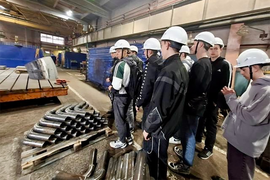 На заводе «СибГазСтройДеталь» побывали учащиеся СОШ и студенты Омского монтажного техникума