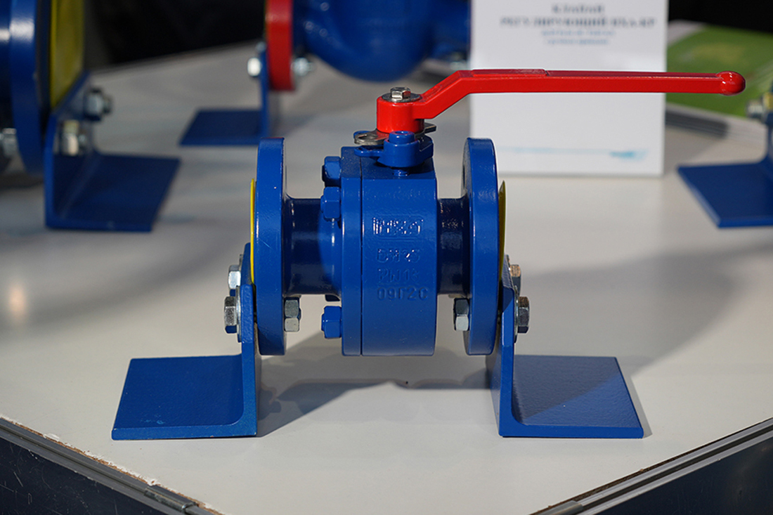 Фоторепортаж медиагруппы ARMTORG с международной выставки «Газ. Нефть. Технологии — 2025»