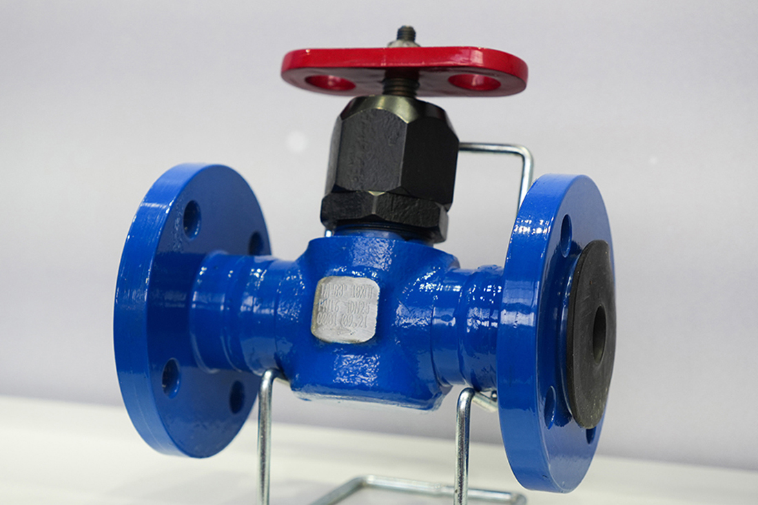 Фоторепортаж медиагруппы ARMTORG с международной выставки «Газ. Нефть. Технологии — 2025»