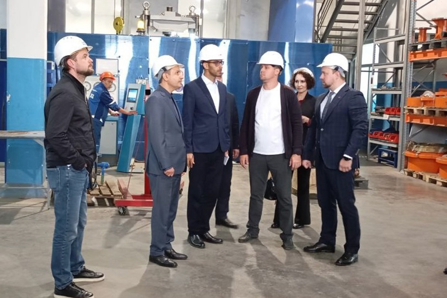 На производственной площадке ООО «ЮАЗ» побывала делегация из Исламской Республики Иран