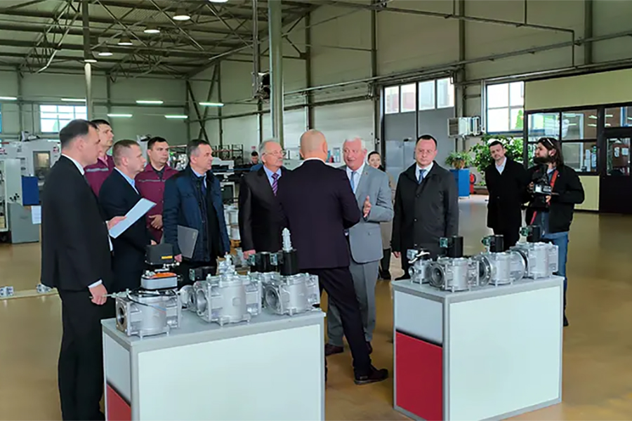 Производственную площадку СП «ТЕРМОБРЕСТ» посетил губернатор Брестской области