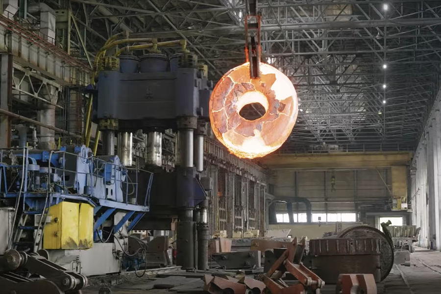 На заводе «БУММАШ» продолжается реализация образовательного проекта «Моя первая профессия»