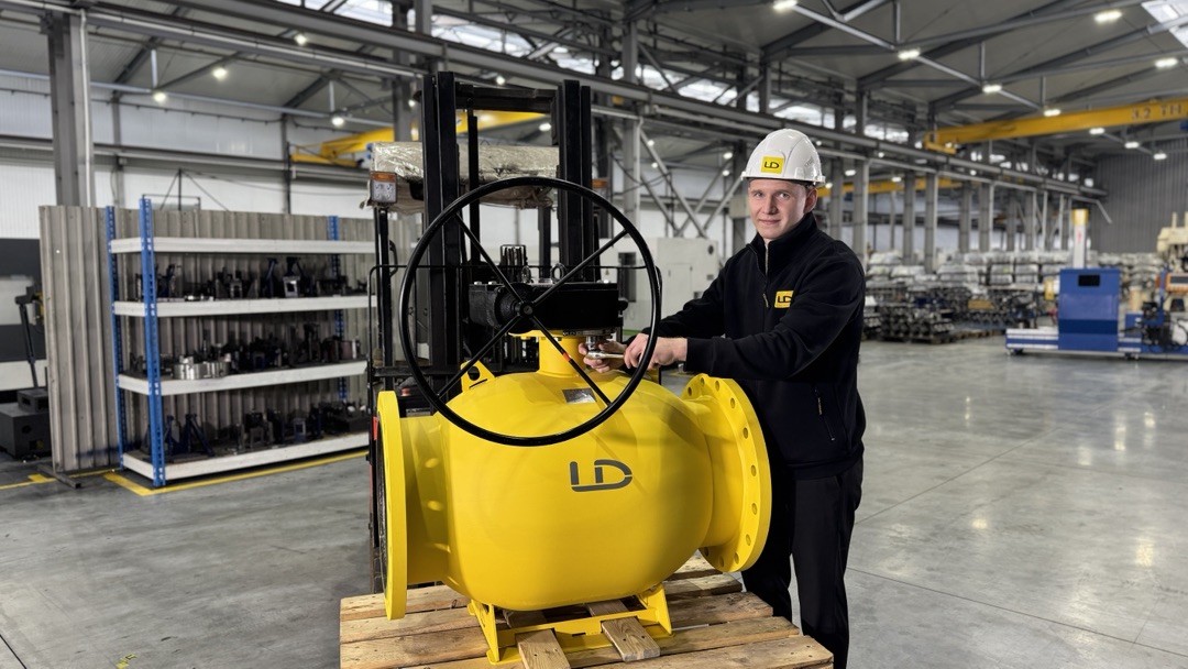 Фото недели: Ззавод «ЧелябинскСпецГражданСтрой» выпустил юбилейный 90-тысячный редуктор