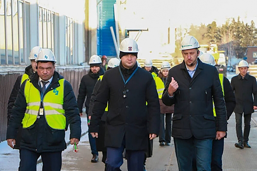 Губернатор Омской области Виталий Хоценко ознакомился с производственным потенциалом завода &laquo;СибГазСтройДеталь&raquo;