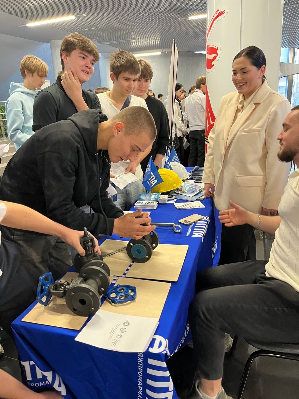 Завод «ПТПА» принял участие в Международном профориентационном марафоне «ДвижИТ»
