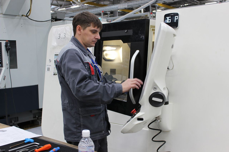 Специалист «ОМК Благовещенск» стал лучшим оператором станков с ПУ по итогам республиканского конкурса профессионального мастерства