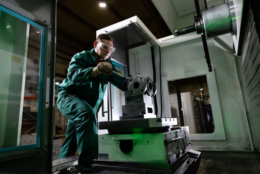 Фото недели: компания «НПО АСТА» запустила серийное производство предохранительных клапанов со свободным истечением