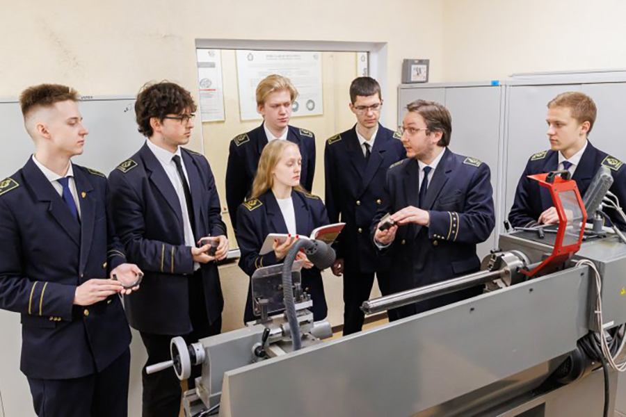 В Горнм институте представили решения по снижению вибрации при механической обработке