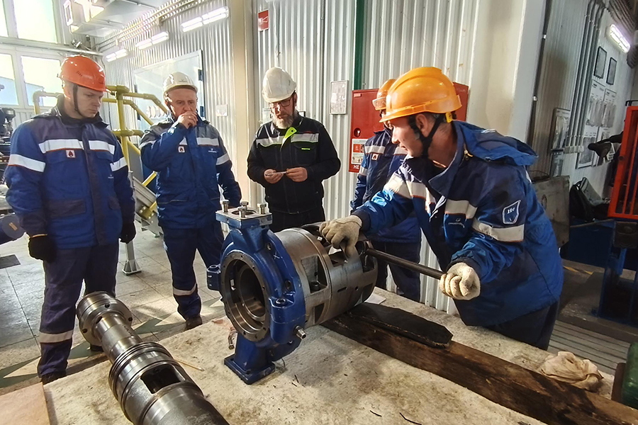 Слесари по ремонту технологических установок ООО «Транснефть – Дальний Восток» приняли участие в семинаре