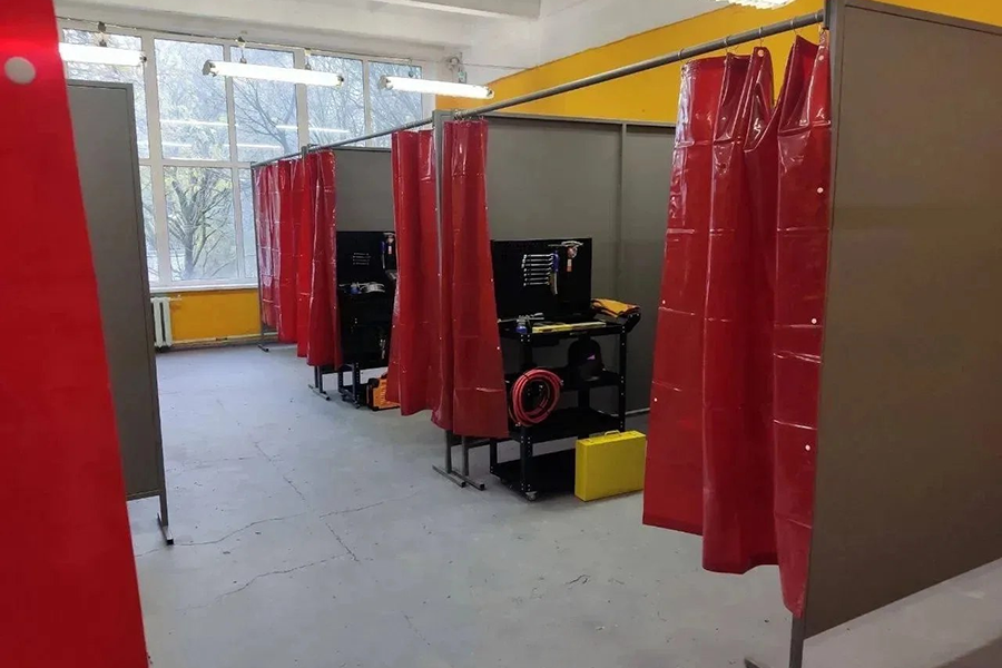 Пять техникумов Ленинградской области получили по 20 миллионов рублей на модернизацию материально-технической базы