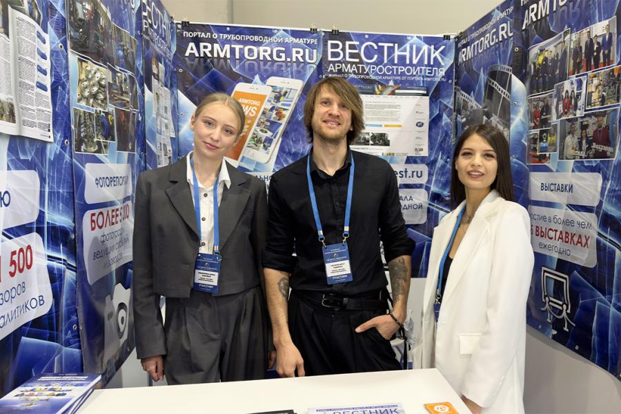 Фото недели: медиагруппа ARMTORG представила новые выпуски журнала «Вестник арматуростроителя» на выставке «Газ. Нефть. Технологии»
