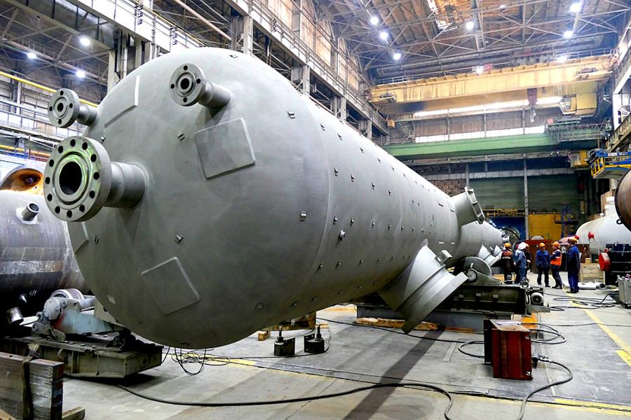 АО «Уралхиммаш» поставило отпарную и сатурационную колонны для одного из крупнейших предприятий Республики Беларусь