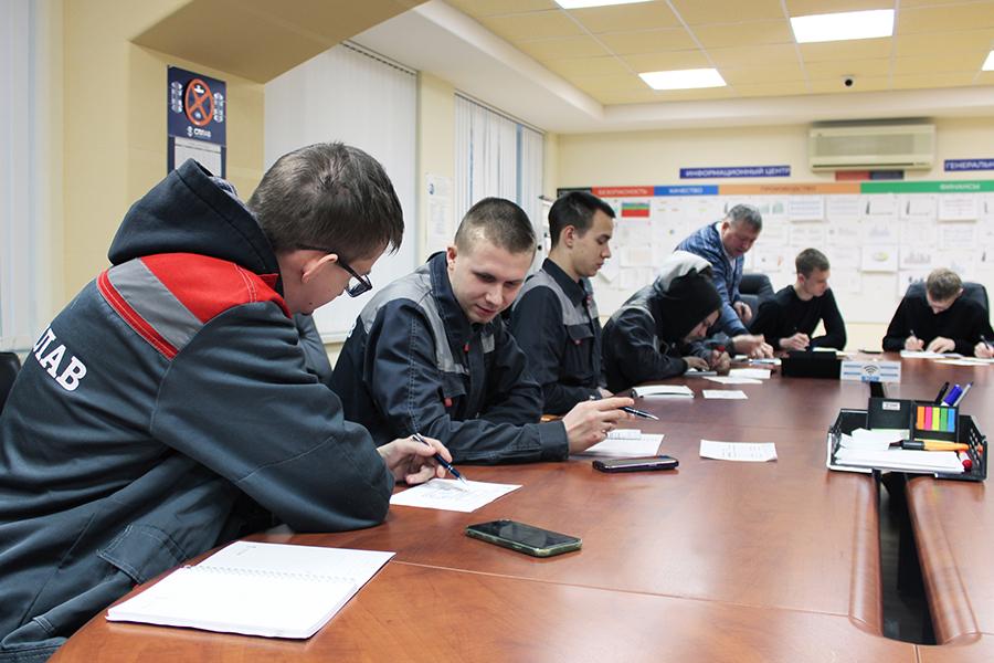 В МК «Сплав» стартовал образовательный интенсив для операторов станков с ЧПУ