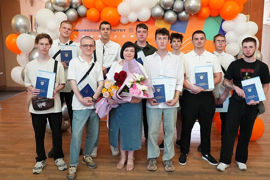 Первые 355 студентов стали выпускниками проекта «Профессионалитет» при поддержке Трубной Металлургической Компании