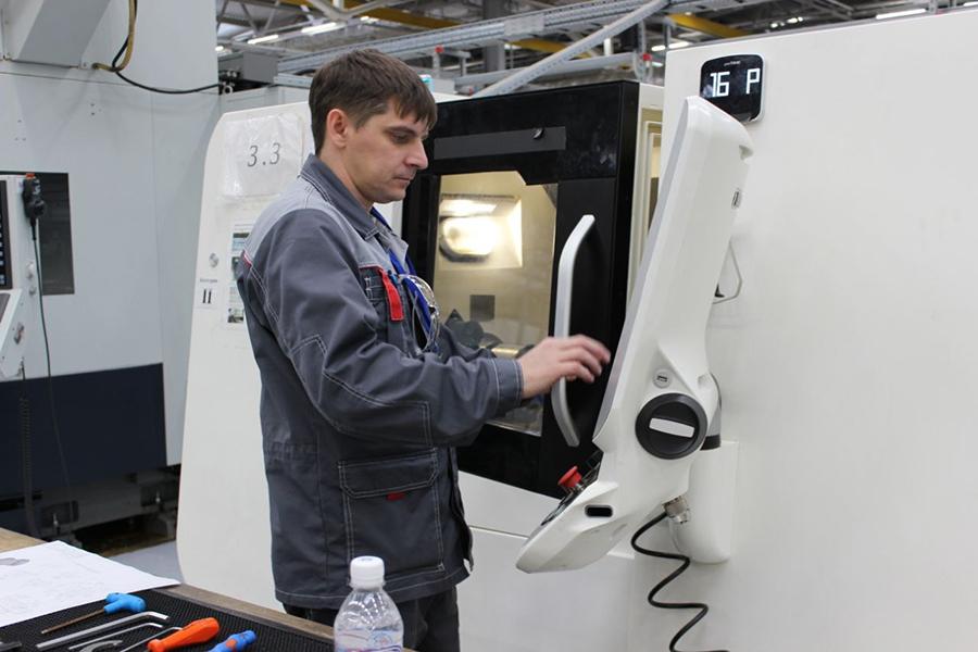 Специалист «ОМК Благовещенск» стал лучшим оператором станков с ПУ по итогам республиканского конкурса профессионального мастерства