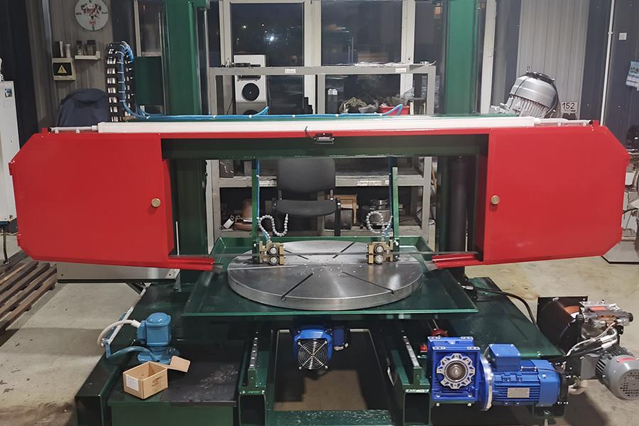 АО «ЗЭО Энергопоток» приобрело станок отрезной ленточнопильный специальный модели СРЗ-200-041-700С