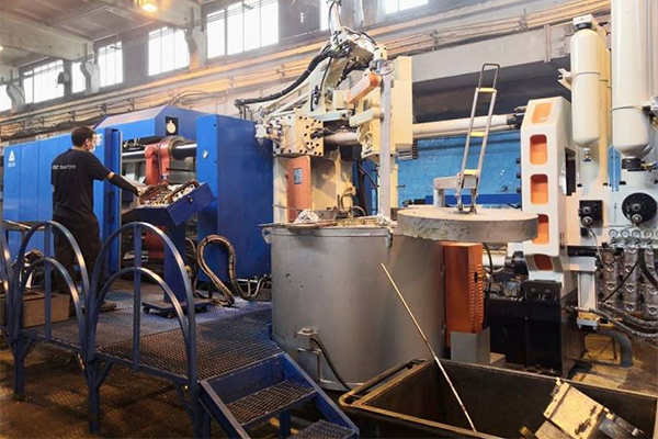 На производстве «АБС ЗЭиМ Автоматизация» запустили в работу новый автоматизированный комплекс литья под давлением