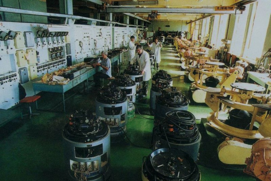 «Аскольд» провел техническое обслуживание арматуры на черноморской «Варшавянки»