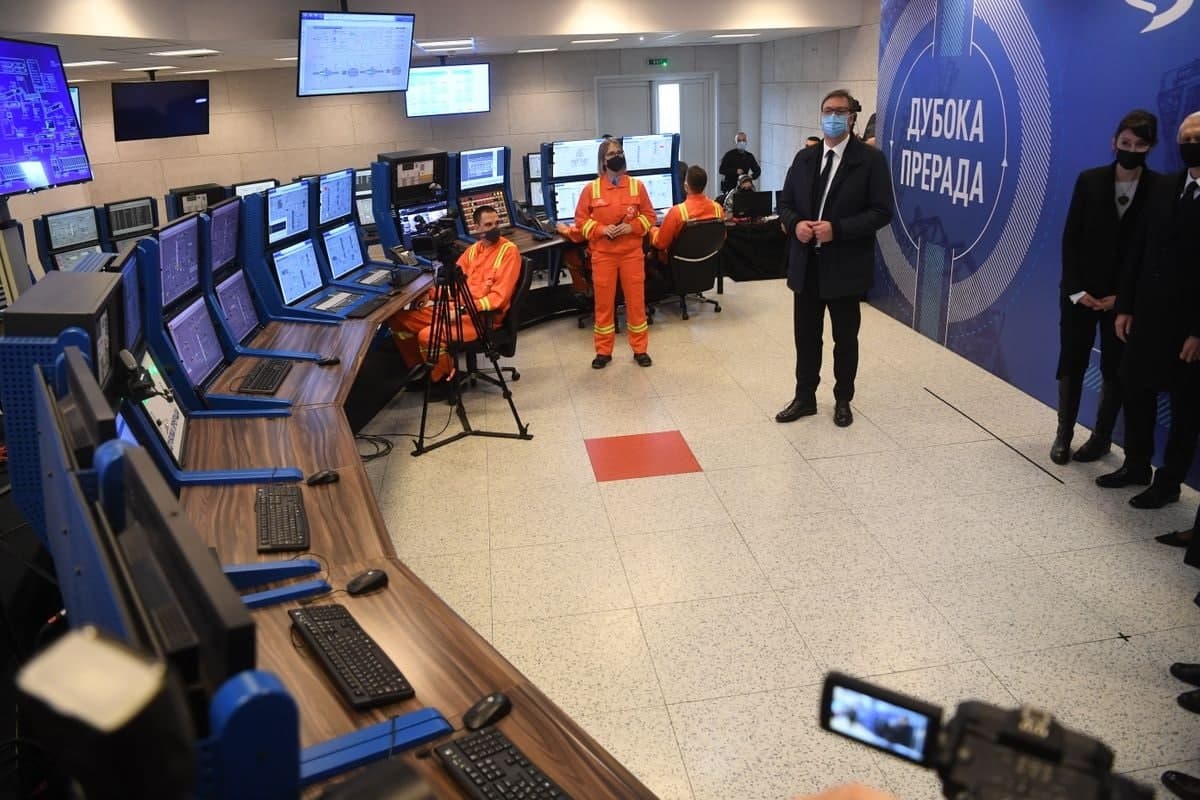 «Газпромнефть» и президент Сербии запустили современный нефтеперерабатывающий комплекс