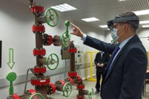 В «Башнефти» и «РН-БашНИПИнефти» представили новые учебные AR-тренажеры с дополненной реальностью