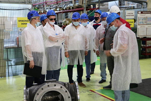 Производственную площадку НПО «Регулятор» посетили представители «Лукойла»