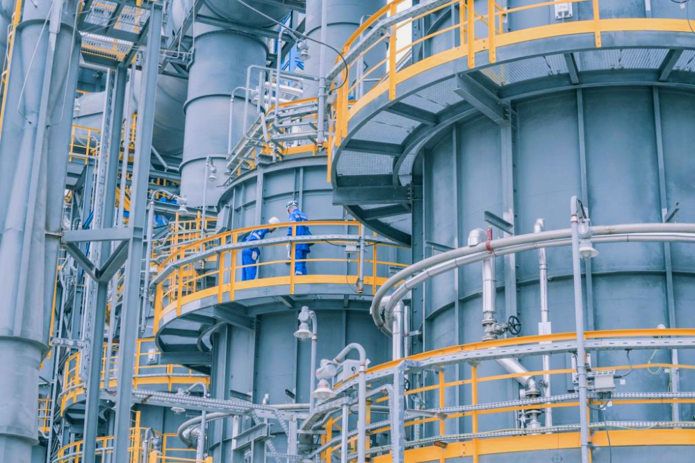 Московский НПЗ договорился с Lummus Technology о поставке оборудования для подготовки к переработке тяжелых фракций нефти