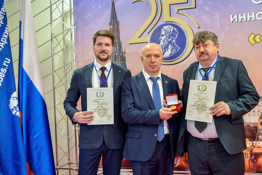 Специалисты ООО «Газпром трансгаз Волгоград» получили золотую награду за специальное приспособление для запорной арматуры