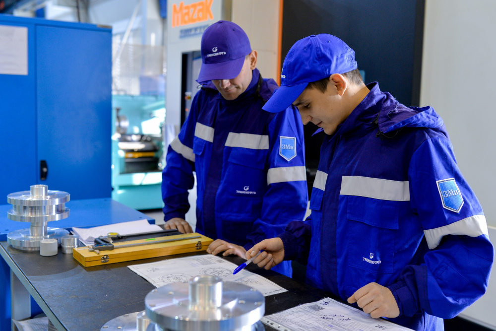 Томский завод электроприводов провел экскурсию для студентов местного промышленно-гуманитарного колледжа