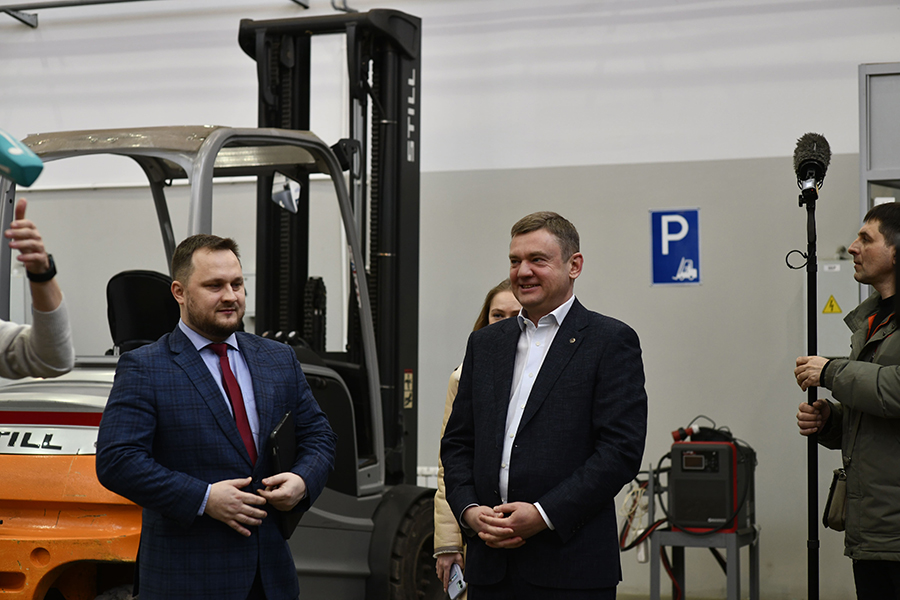 Вице-губернатор Санкт-Петербурга посетил производственную площадку АО «Армалит».