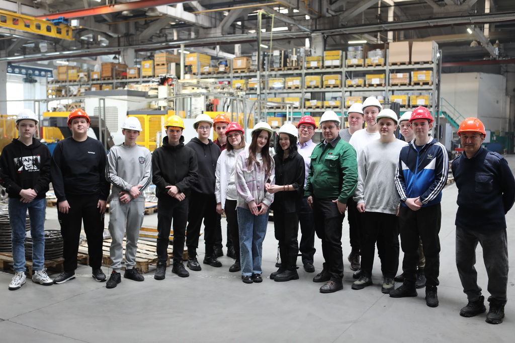 Завод «РТМТ» принял участие в образовательном туре «Молодые инженеры Зауралья»