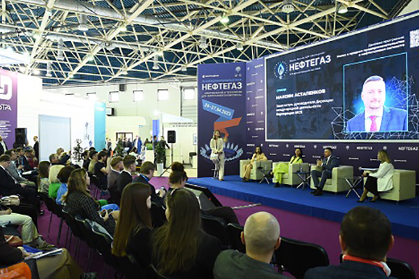 Руководство компании  «Серебряный мир 2000» посетило международную выставку НЕФТЕГАЗ-2023