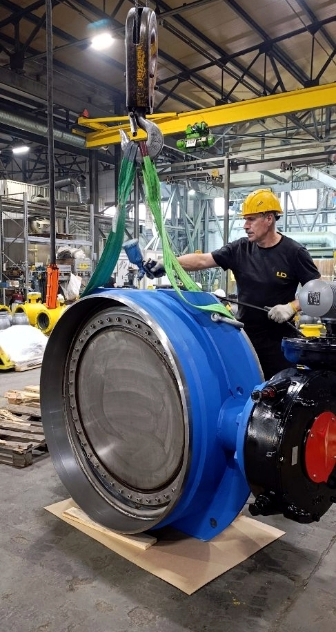 Фото недели: ООО &laquo;ЧелябинскСпецГражданСтрой&raquo; изготовило два поворотно-дисковых затвора LD Energy DN 1200