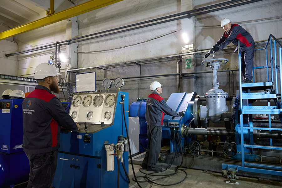 Независимая лаборатория СПб ГБУ &laquo;Центр энергосбережения&raquo; провела более 1100 испытаний труб и запорной арматуры