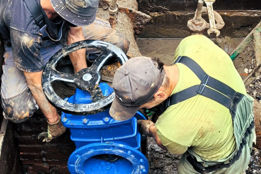 Специалисты &laquo;Водоканала&raquo; заменили изношенную запорную арматуру в микрорайоне Юбилейный города Королёва