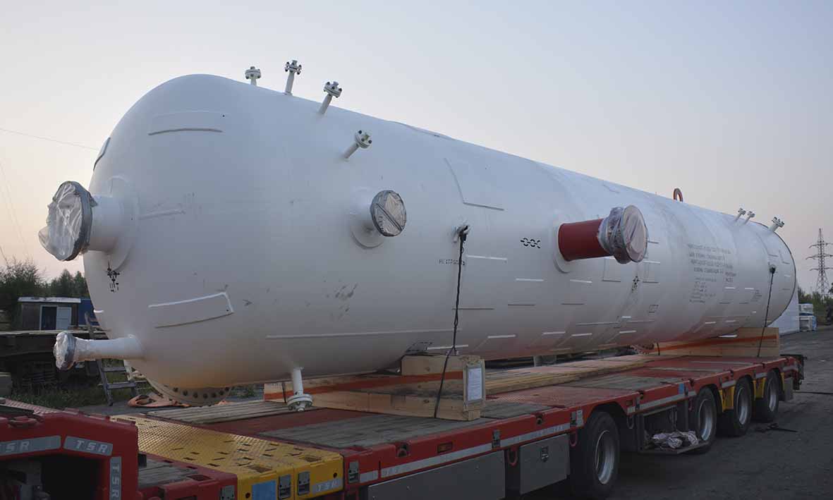 Завод &laquo;Курганхиммаш&raquo; поставил крупногабаритное колонное оборудование для новой установки подготовки конденсата в Якутии