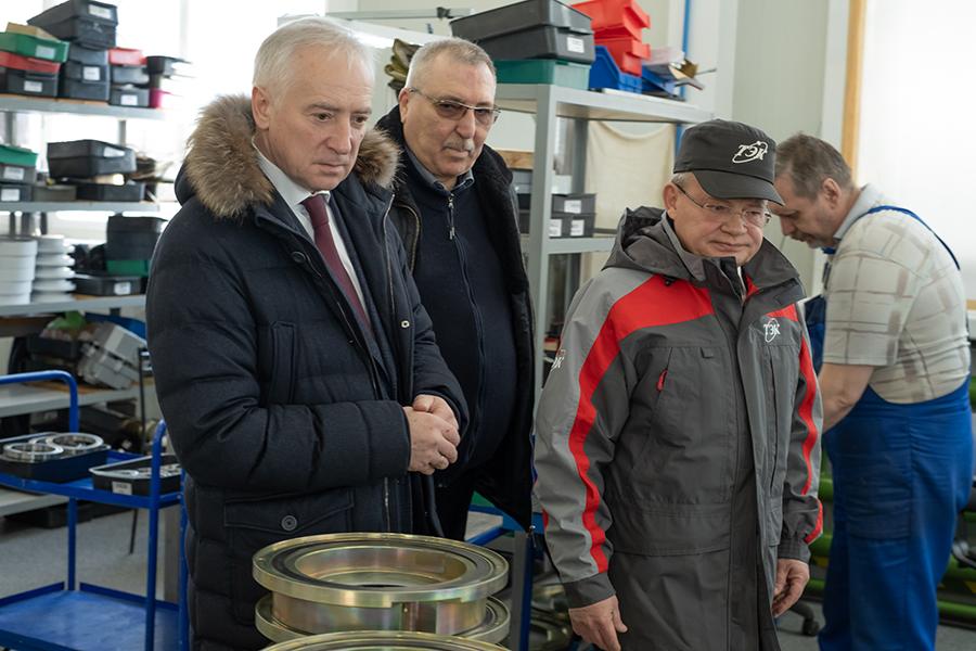 Производственные возможности НПП «ТЭК» оценил губернатор Томской области В. В. Мазур