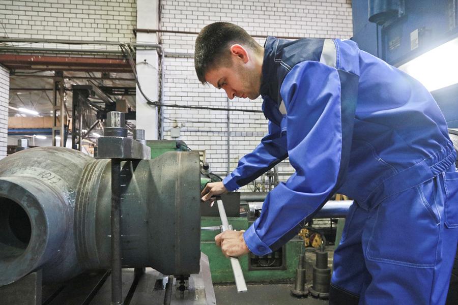 Фото недели: Барнаульский котельный завод изготавливает запорную арматуру для крупнейшей ТЭС Донбасса